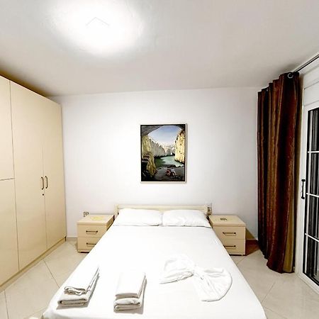 Brunari Apartment Vlorë Buitenkant foto