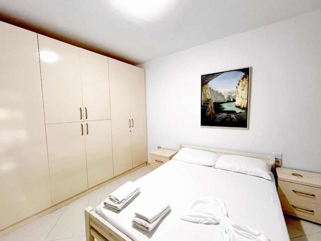 Brunari Apartment Vlorë Buitenkant foto